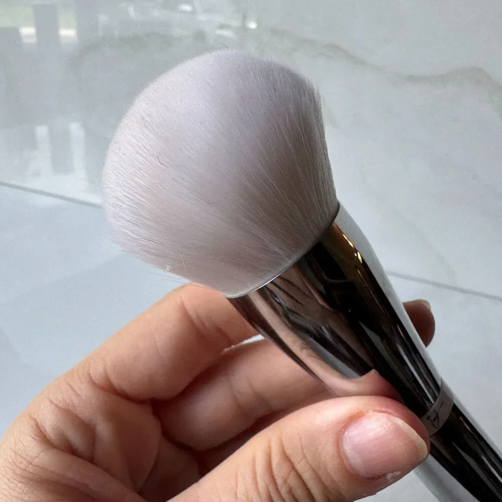 It Cometics Heavenly Skin CC+ Skin-Perfecting Brush (style: KERN0W)